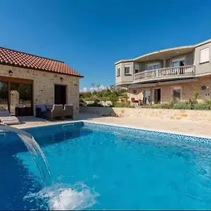 Doci Villa
